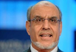 رئيس وزراء تونس السابق يحذر من غلق عدد من وسائل الإعلام