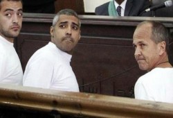 ساينس مونيتور: المحظوظ من يمتلك جوازا أجنبيا في مصر