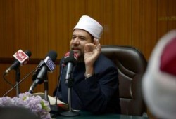 وزير أوقاف الإنقلاب يغرر بنسيبه ويسلمه لقوات أمن الانقلاب