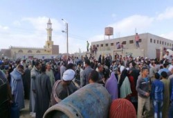 الفقراء هم الضحية.. قائد الانقلاب يصدر قانون كل 16 ساعة