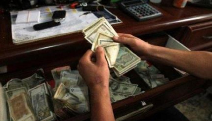 الرقابة الإدارية: 50 ألف جنيه رشوة لمدير بإحدى شركات البترول