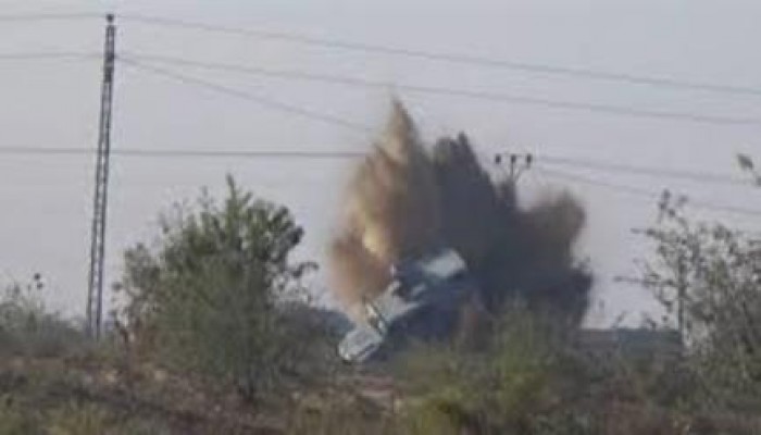 مسلحون يفجرون مدرعة برفح والامن يعتقل معلم اثناء توجه لمكان عمله