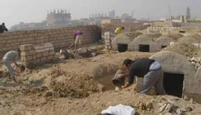 الفيوم.. انفجار ماسورة مياه "يُغرق" مقابر المسلات