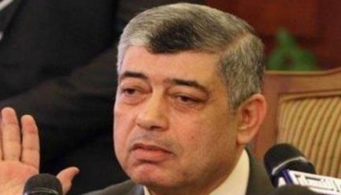 ليستمر في قتل الشعب ... وزير داخلية الانقلاب ينفي استقالته