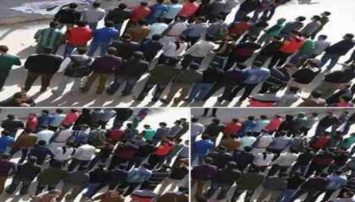 طلاب الزقازيق يؤدون صلاة الغائب على ضحايا مذبحة "30 يونيو"