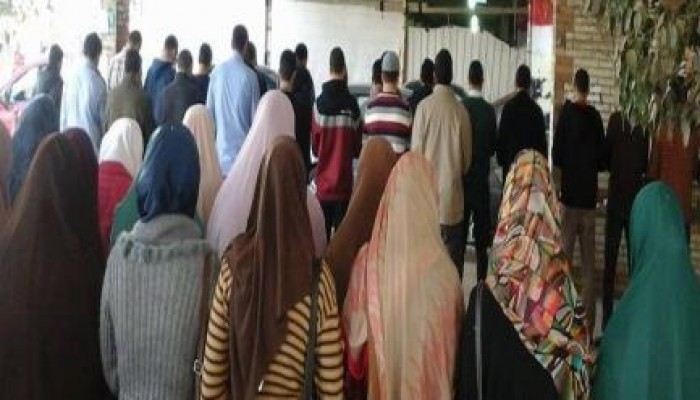 طلاب جامعة طنطا يؤدون صلاة الغائب على ارواح ضحايا الألتراس