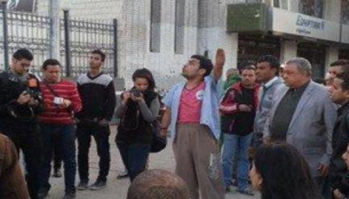 بالفيديو..أمن الزمالك يعتدي على معاق يطالب بمحاكمة رئيس النادي