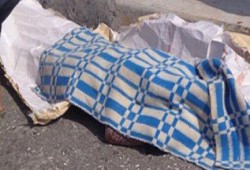 عهد السفاح الشعب يشنق نفسه : عامل يشنق نفسه بأسيوط