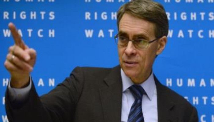 تعليق ناري لـ"كينيث روث" على هدية بوتين للسفاح