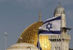 "لافتة الهيكل" على الأقصى.. وحماس تحذر الاحتلال من حرب دينية