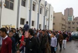 طلاب جامعة الفيوم يطالبون بالافراج عن زملائهم المعتقلين