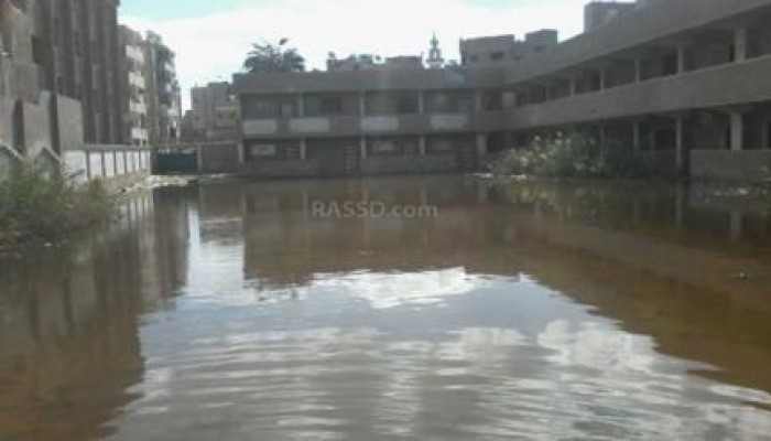 معهد أزهري بالفيوم يغرق في مياه الصرف الصحي