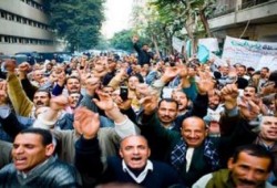 عمال يونيفرسال ينهون اعتصامهم بعد تهديدات الشركة