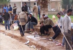 المصريون في ليبيا .. أزمة العودة أكبر من أزمة البقاء