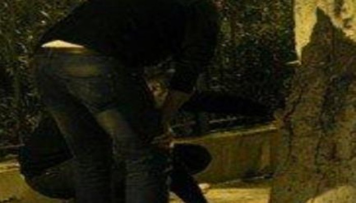 بلاغ بوجود جسم غريب أمام مركز شرطة كوم إمبو