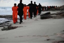 "الديلي ميل" تحذر من مذبحة جديدة لمصريين في ليبيا