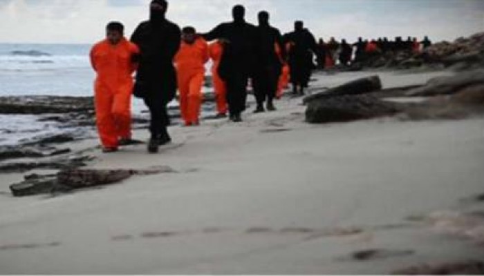 "الديلي ميل" تحذر من مذبحة جديدة لمصريين في ليبيا