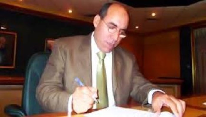 "العربي" يتقدم بمذكرة لـ "رشوان" للتحقيق في تحريض الصحفي "عاصم حنفي" على قتل الإخوان