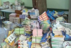 في عهد الانقلاب.. تسليم كتب الفصل الدراسي الأول عقب الامتحانات