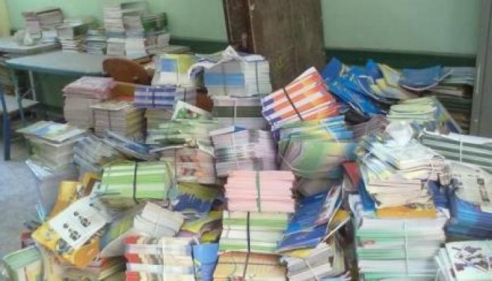 في عهد الانقلاب.. تسليم كتب الفصل الدراسي الأول عقب الامتحانات