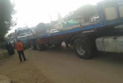بالصور .. البحيرة : انقلاب سيارة على كوبرى التوفيقية يصيب الطريق الزراعى بالشلل