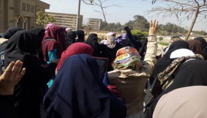 بالصور .. طالبات آزهر القاهرة ينظمن فاعلية داخل الحرم في تحدي لآمن الانقلاب