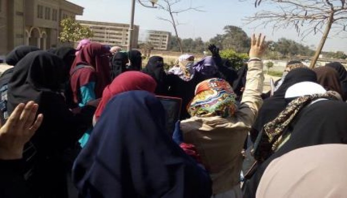 بالصور .. طالبات آزهر القاهرة ينظمن فاعلية داخل الحرم في تحدي لآمن الانقلاب