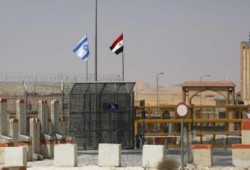 القناة العاشرة الإسرائيلية: نتنياهو أمر بتنفيذ عمليات داخل سيناء