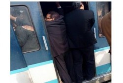 إصابة عدد من راكبى المترو بمحطة "الشهداء" بالإغماء