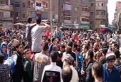 ثوار شبرا الخيمة يهتفون بإسقاط حكم العسكر في جمعة "انقذوا مصر"