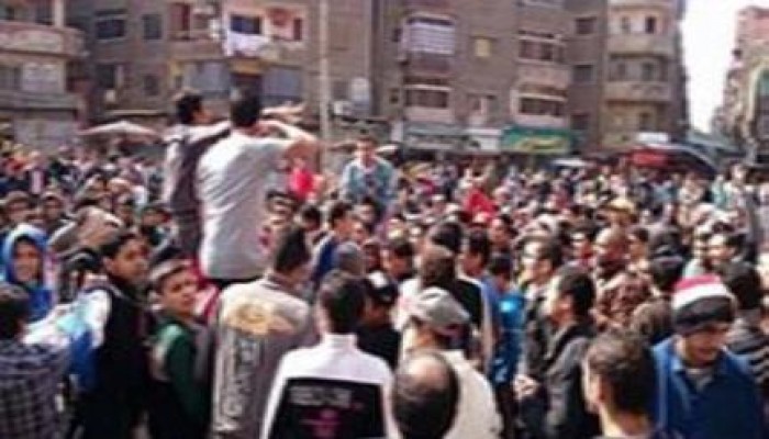 ثوار شبرا الخيمة يهتفون بإسقاط حكم العسكر في جمعة "انقذوا مصر"