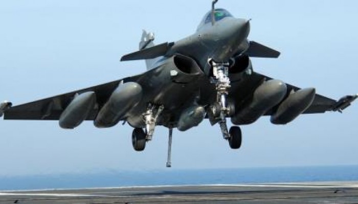 "ليزيكو": فرنسا قلقة من عدم قدرة الانقلاب على دفع قيمة صفقة "رافال"