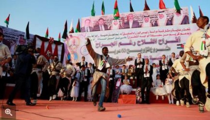 قطري يتبرع بتزويج خمسين شابا من غزة كل سنة
