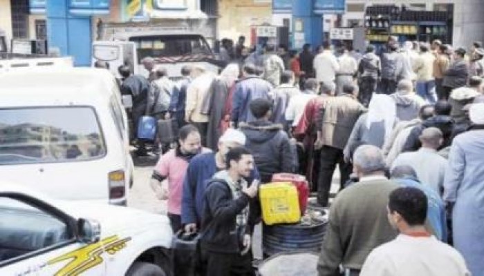 استمرار أزمة البنزين في سوهاج وسط غضب سائقي التاكسي