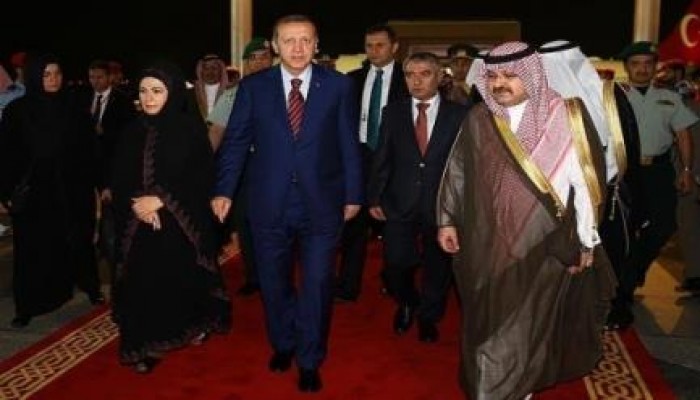 أردوغان يؤدي مناسك العمرة خلال زيارته للسعودية