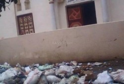 القمامة تشوه أكبر مساجد "صراوة" في المنوفية
