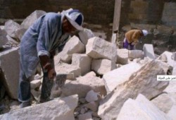 المصريون في ليبيا يختارون الخبز على الحياة