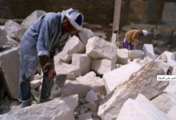 المصريون في ليبيا يختارون الخبز على الحياة