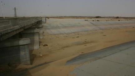 اطلاق النيران على سيارة وزارة الرى بمنطقة شرق رمانة واصابة احد العاملين