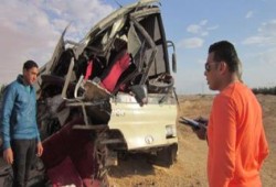 عهد السفاح مصرع وإصابة 30 في حادث تصادم طلاب قطار بأتوبيس رحلات مدرسية