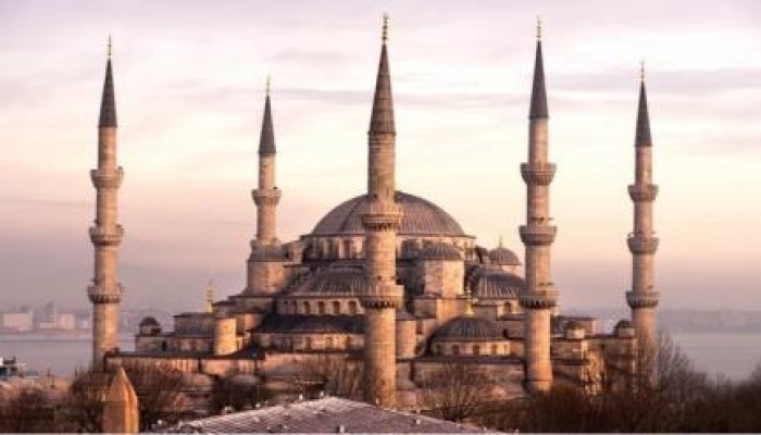 عالم بوذي يعتنق الإسلام في تركيا