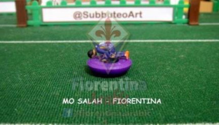 مجسم على شكل «سجدة صلاح» يطرح للبيع لجماهير فيورنتينا