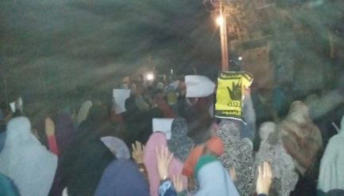 مسيرة ليلية بملاحية على جمعة تهتف "مصر مش للبيع "