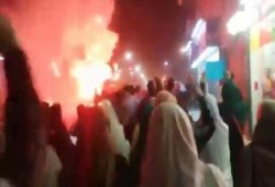 أسيوط .. مسيرة بالشماريخ تندد بإعدام محمود رمضان