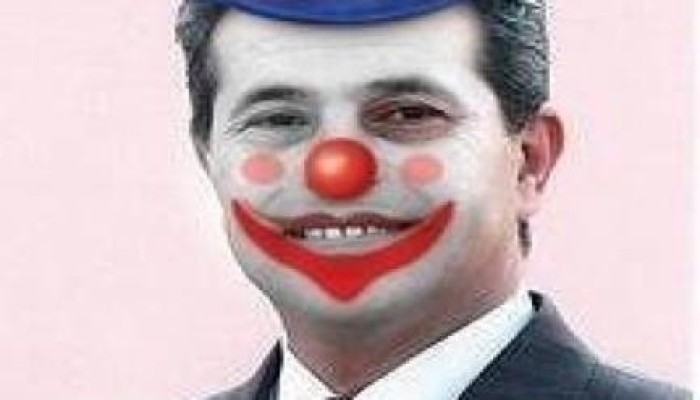 صحيفة عمانية تهاجم توفيق عكاشة وتصفه بالتيس