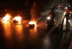 الفيوم: محتجون يقطعون الطريق الصحراوى بالقرب من نقطة مرور الدائرى