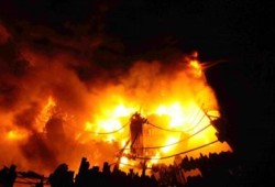 الشرقية : حريق هائل و3 انفجارات تثير الرعب بالمواطنين