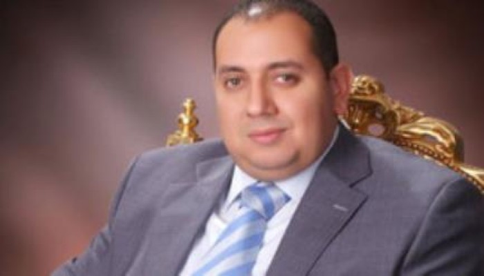 سمير الوسيمي يكشف عناوين صحف الانقلاب (الكاذبة) لنتائج المؤتمر الاقتصادي الفاشل