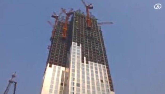 شركة صينية تبني ناطحة سحاب من 57 طابق خلال 19 يوم فقط (فيديو)
