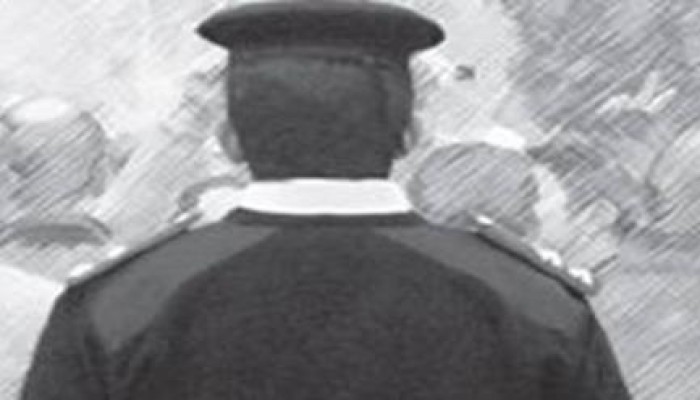 حاميها حراميها : حبس أمين شرطه ومعاونيه زوروا  أوراق أكثر من 100 سيارة